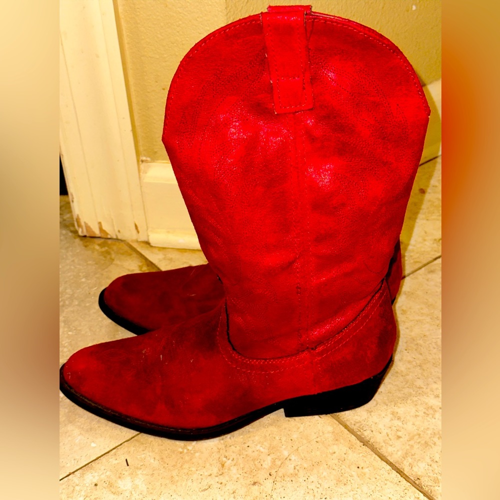 Red Cowboy Boots by Rampage! Women’s 8.5